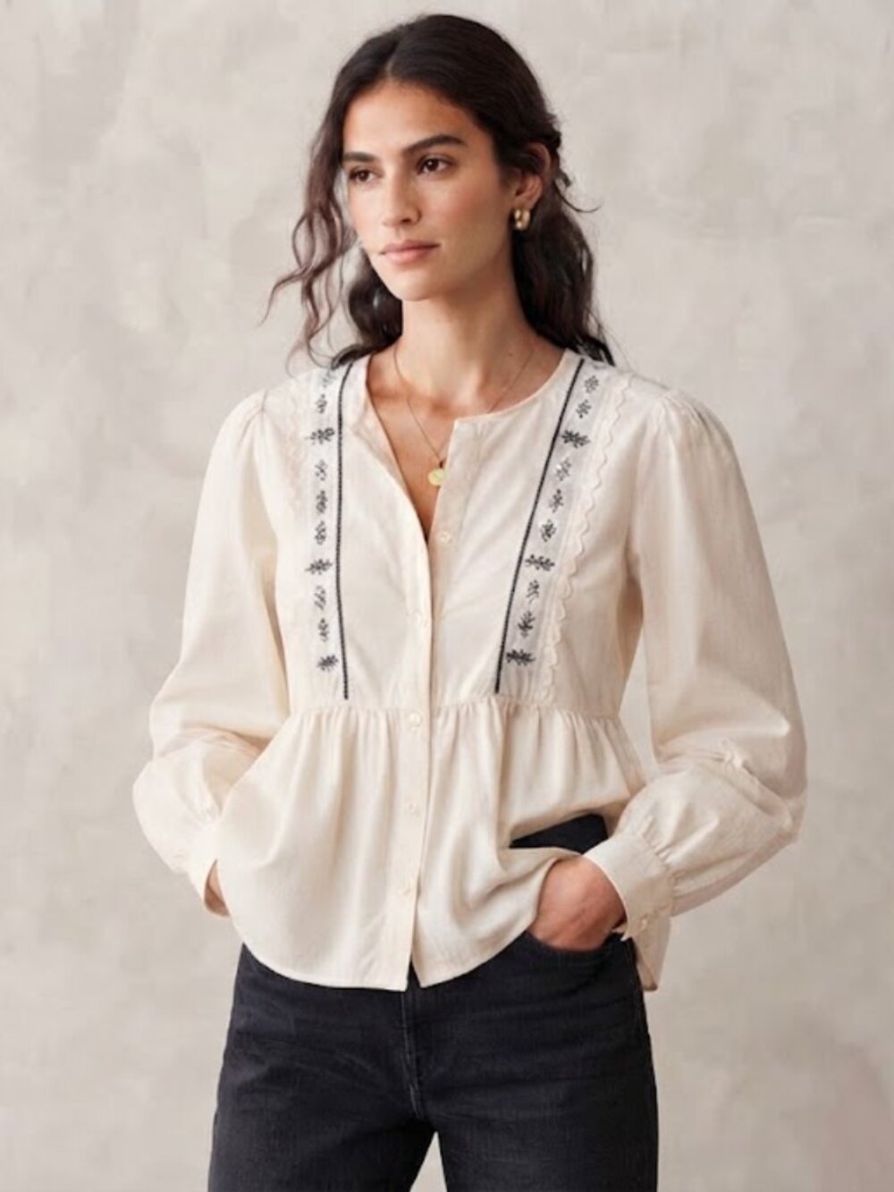 EUC Icone by Simons Ivory Embroidered Boho Peasant Blouse Size M